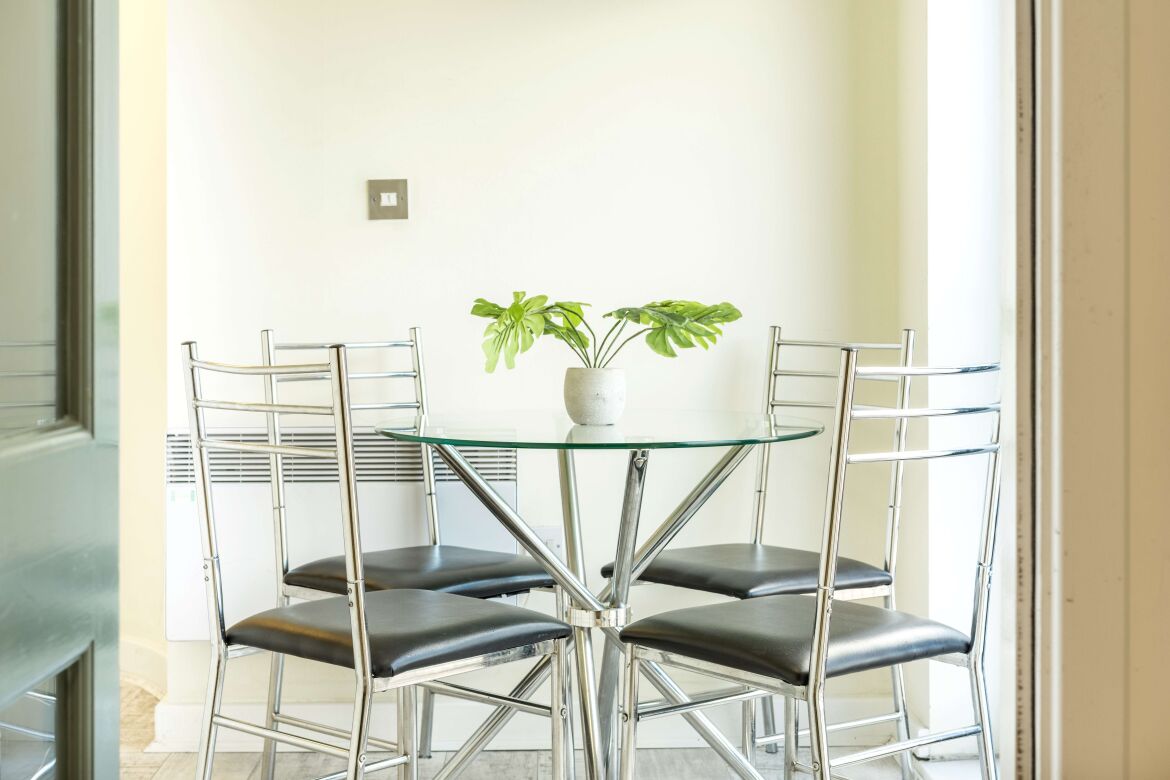 3 Regent Terrace - 4 Bed Apartment Image 2